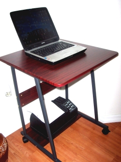 Mini Computer Desk on As A Laptop Desk  This Small Table Will Fit In Any Space And Is Very